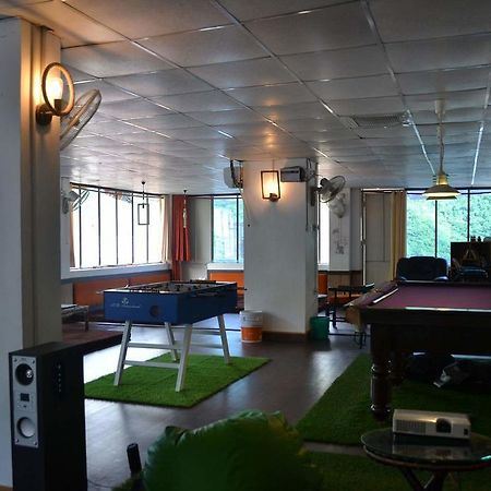 Akash Continental Hotel Rishikesh Exterior photo
